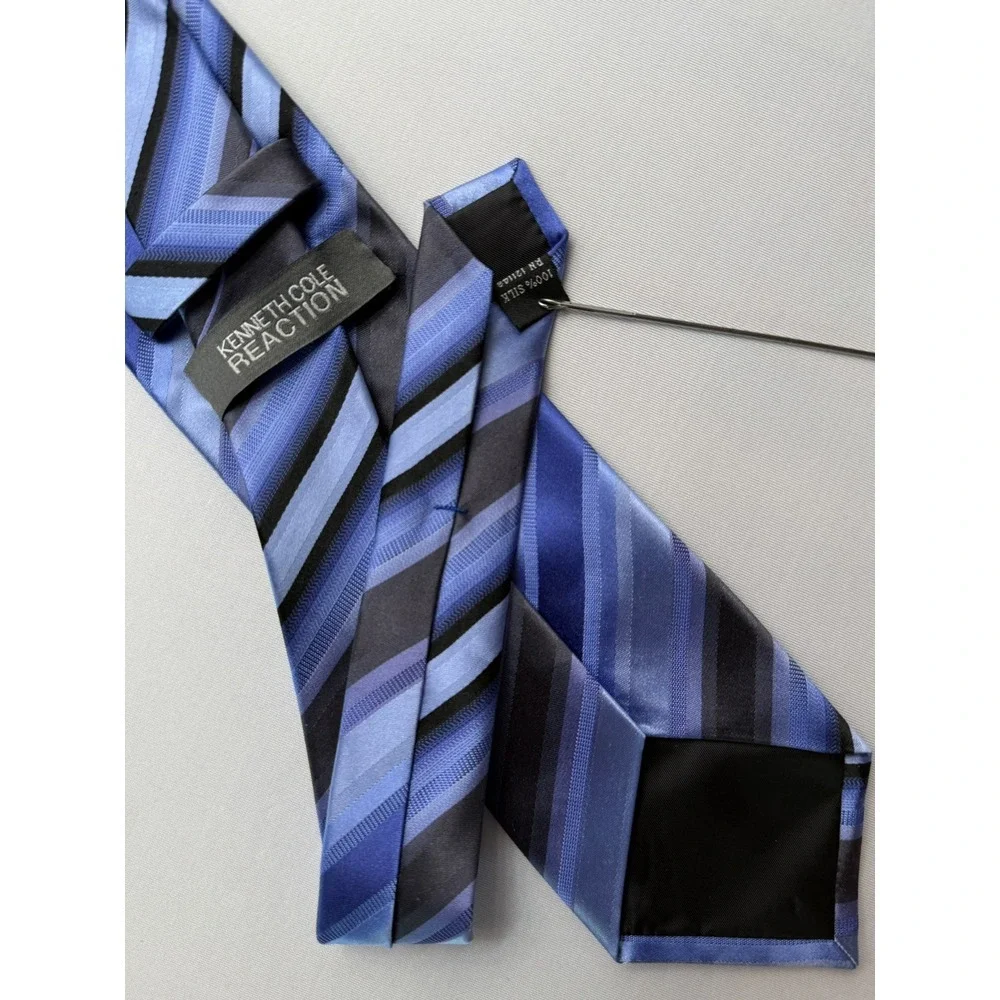 Kenneth Cole Shades Of Blue Men's Silk Necktie 57